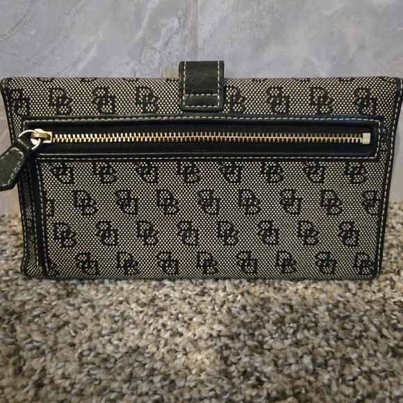 Dooney & Bourke Black and Gray Clutch - Picture 5 of 12